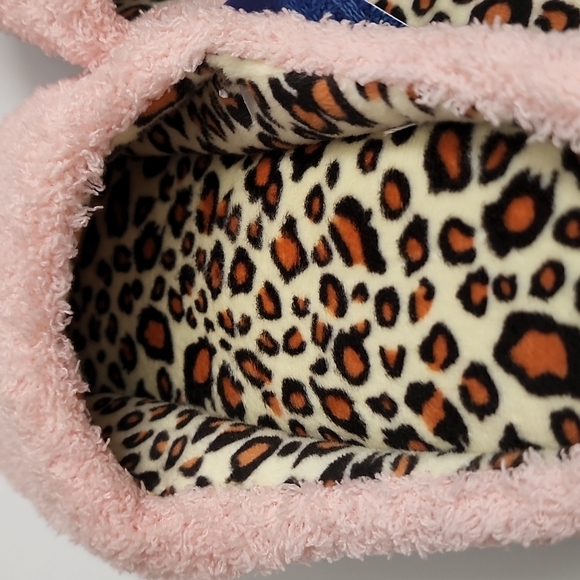 Royal Deluxe Memory Foam Slippers - Picture 10 of 11